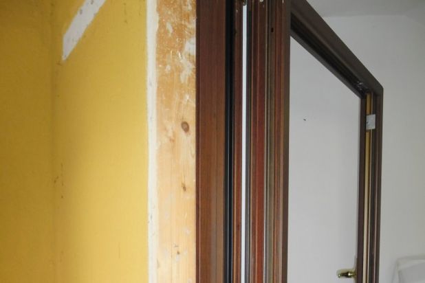 Fedeli s.r.l. - Montaggio nuova finestra in alluminio con predisposizione per imbotto